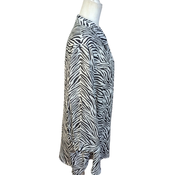 Rose & Olive Black/White Button Up 3/4 Sleeve Zebra Pattern Blouse Sz 3X - Picture 3 of 8